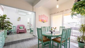 Nhà (Three Bedroom Holiday Home with Sea V) | Phòng ăn