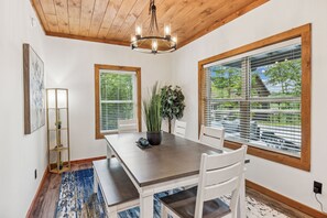 Dining - Luxury Cabin|Indoor Pool|Hot Tub|Ping Pong (Sevierville)