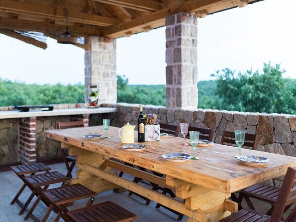 BBQ/picnic Area - Apartments Mistral (Razanac)