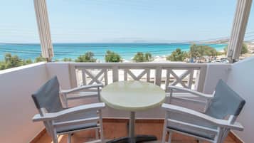 Chambre Triple Deluxe, en front de mer | Vue depuis le balcon