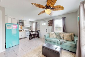 TV - Private Pool, Golf Cart Access, Boat Parking (Port Aransas)