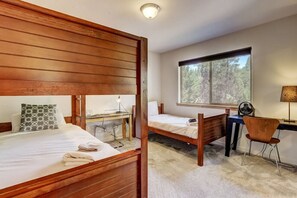 4 chambres, bureau, lit parapluie, Wi-Fi gratuit