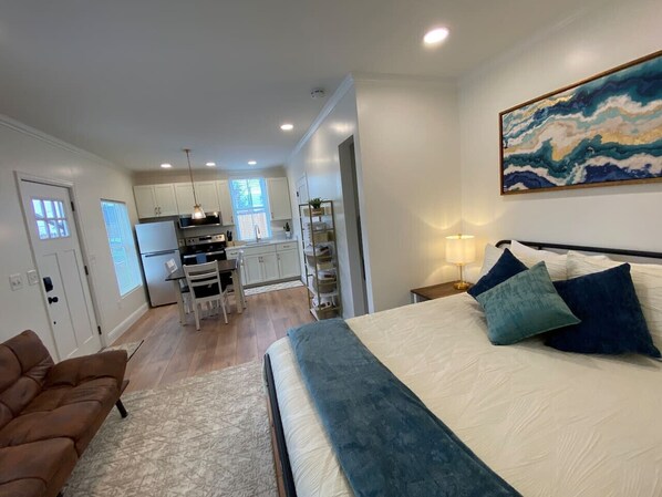 1 bedroom, iron/ironing board, free WiFi, bed sheets