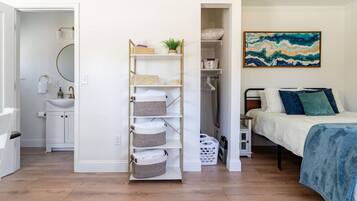 1 Schlafzimmer, BĂŒgeleisen/BĂŒgelbrett, kostenloses WLAN, BettwĂ€sche
