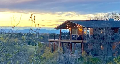 Breathtaking Views in Castle Pines North