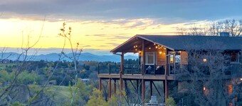 Breathtaking Views in Castle Pines North