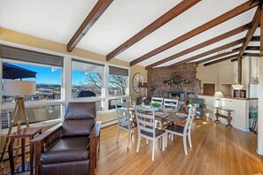 Dining - Breathtaking Views in North Castle Pines (Castle Rock)