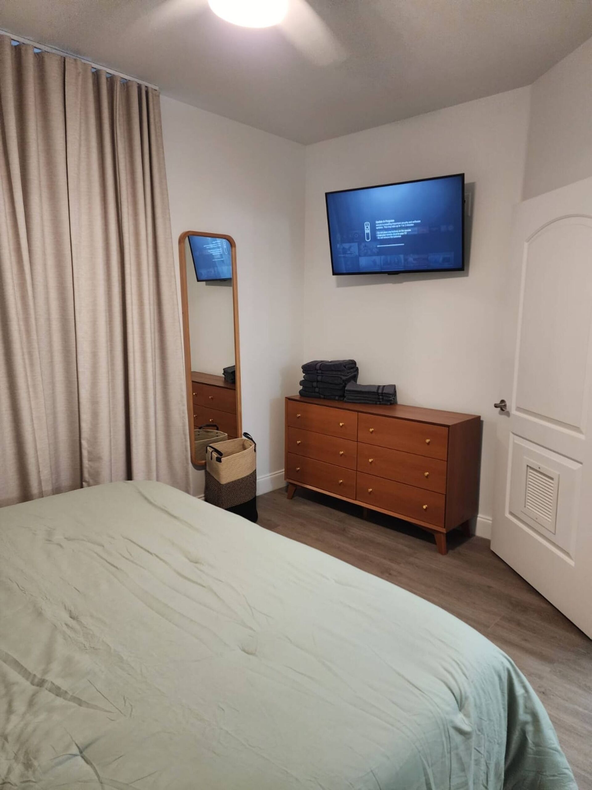 1 bedroom, travel crib, free WiFi