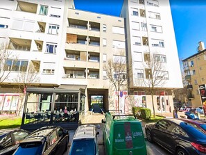 Appartement (One Bedroom Apartment) | Extérieur