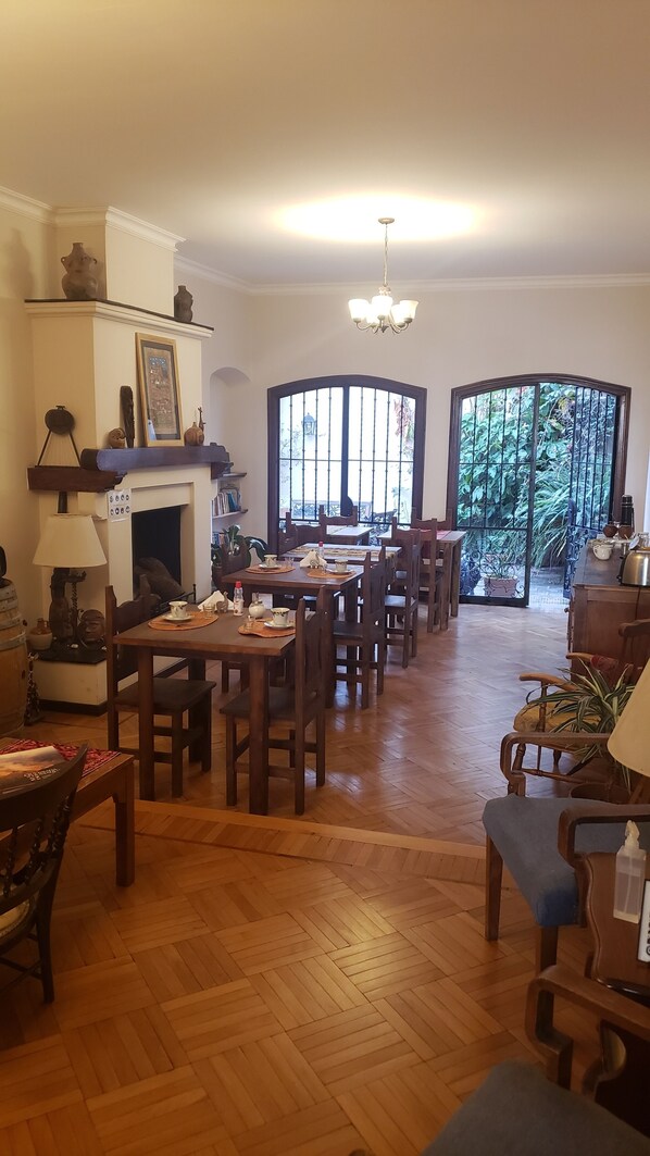 Free daily continental breakfast