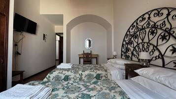 Standard Double or Twin Room, Patio, Courtyard View | In-room safe, individually furnished, laptop workspace, free WiFi