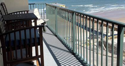 Cozy 1-bedroom condo with AC, WiFi, and Pool in Daytona Beach Shores, Florida.