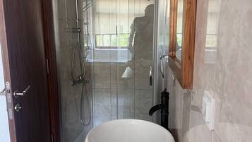 Chambre Double Confort, balcon, vue plage | Salle de bain