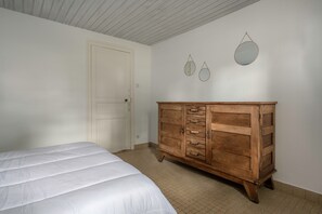 5 soveværelser, strygejern/strygebræt