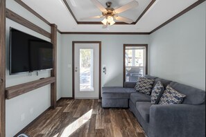 TV - Serene 1-Bedroom Tiny Home 1/2 Mile from Marina and Boat Ramp #406! (Jamestown)