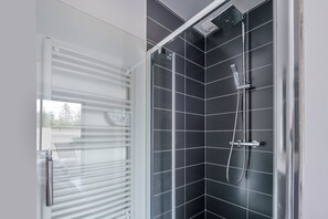 Een douche, een haardroger