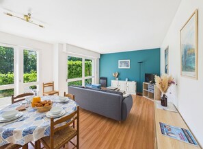 Dining - Arradon - Flat for 4 with terrace (Arradon)