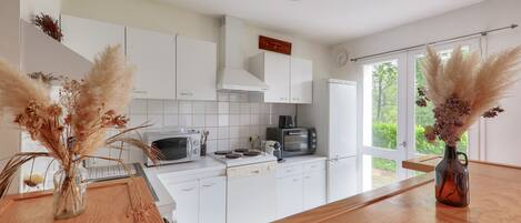 Køleskab, mikrobølgeovn, ovn, opvaskemaskine