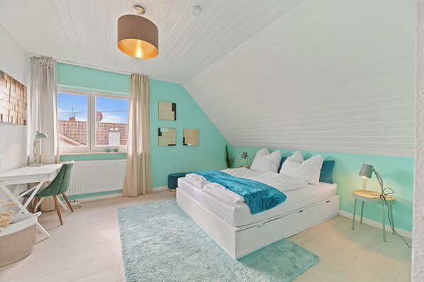 1 bedroom, iron/ironing board, WiFi, bed sheets - Perouser Wohlfühloase, Netflix, Eigenständiger Checkin (Rutesheim)