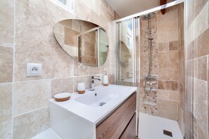 Shower, hair dryer - Swimming pool & access to a natural reserve (L'Aiguillon-la-Presqu'île)