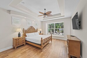 3 bedrooms, desk, free WiFi, bed sheets