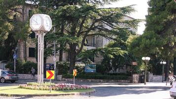 Apartment (Apartment Goge - One-Bedroom Apartmen) | Exterior