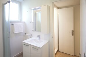 Appartement (Apartment Goge - One-Bedroom Apartmen) | Salle de bain