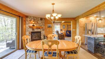 House (5 Bedrooms) | Interior