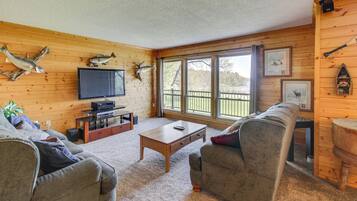 House (5 Bedrooms) | Interior