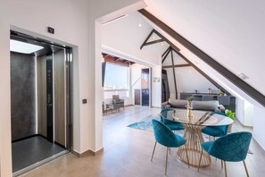Interior - The Handelskade Crown: A Historical Penthouse (Willemstad)