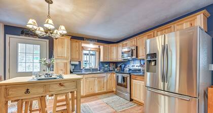 Murray Cabin w/ Hot Tub: Walk to Kentucky Lake!