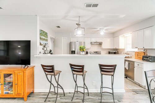 Brunswick Retreat w/ Patio & Grill, Near Beaches!