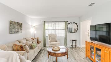 ู
ูุฒู (3 Bedrooms) | ุงูู
ูุดุฃุฉ ู
ู ุงูุฏุงุฎู