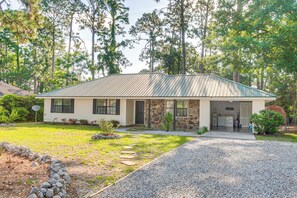 House (3 Bedrooms) | Front of property - Brunswick Retreat w/ Patio & Grill, Near Beaches! (Brunswick)