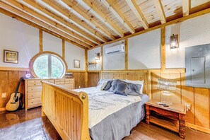 Cottage (2 Bedrooms) | Interior