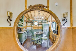 Cottage (2 Bedrooms) | Interior