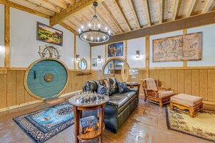 Cottage (2 Bedrooms) | Interior