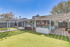 Interior - Bar & Fire Pit: Pet-friendly Phoenix 'La Casita' (Phoenix)