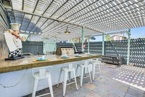 Interior - Bar & Fire Pit: Pet-friendly Phoenix 'La Casita' (Phoenix)