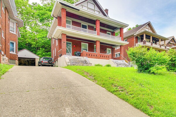 Pet-friendly Cincinnati Apt: 5 Mi To Downtown! - Cincinnati, OH