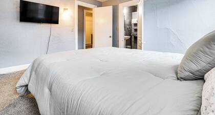 Pet-friendly Cincinnati Apt: 5 Mi to Downtown!