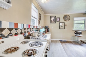 House (2 Bedrooms) | Interior