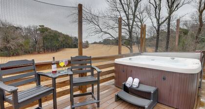 Kitty Hawk Apartment w/ Hot Tub - 1 Mi to Beach!