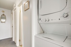 Interior - Walk to Beach! Family-friendly Ocean City Condo (Ocean City)