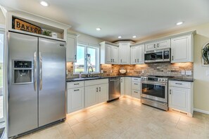 المنشأة من الداخل