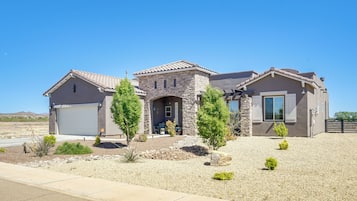 House (3 Bedrooms) | Front of property