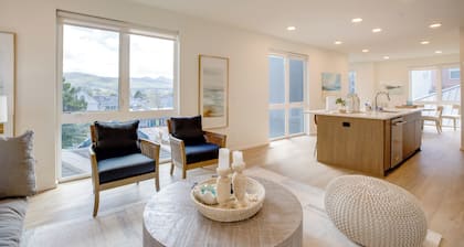 Seaside Vacation Rental w/ On-site Beach Access!