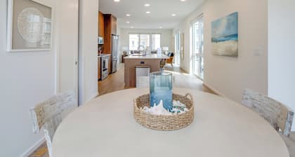 Seaside Vacation Rental w/ On-site Beach Access!