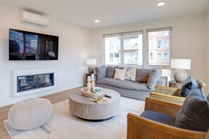 Apartment (2 Bedrooms) | Front of property - Seaside Vacation Rental w/ On-site Beach Access! (Seaside)