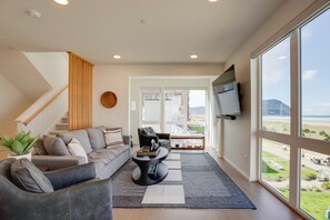 Interior - Seaside Vacation Rental: Walk to Beach & Downtown! (Seaside)